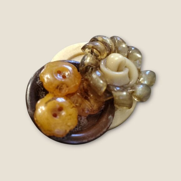 Vintage Floral Beaded Brooch With Amber & Cream Tones Resin & Plastic Materials - Picture 3 of 4